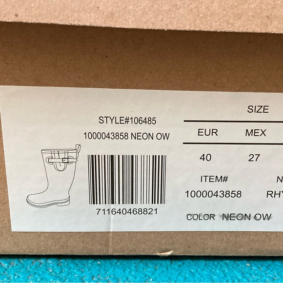 Sakroots rain boots - Picture 7 of 7